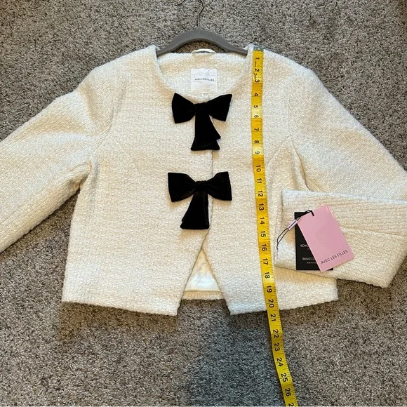 Avec Les Filles Women's Ivory Jacket with Black Bow Accents, Size Medium - Picture 8 of 14
